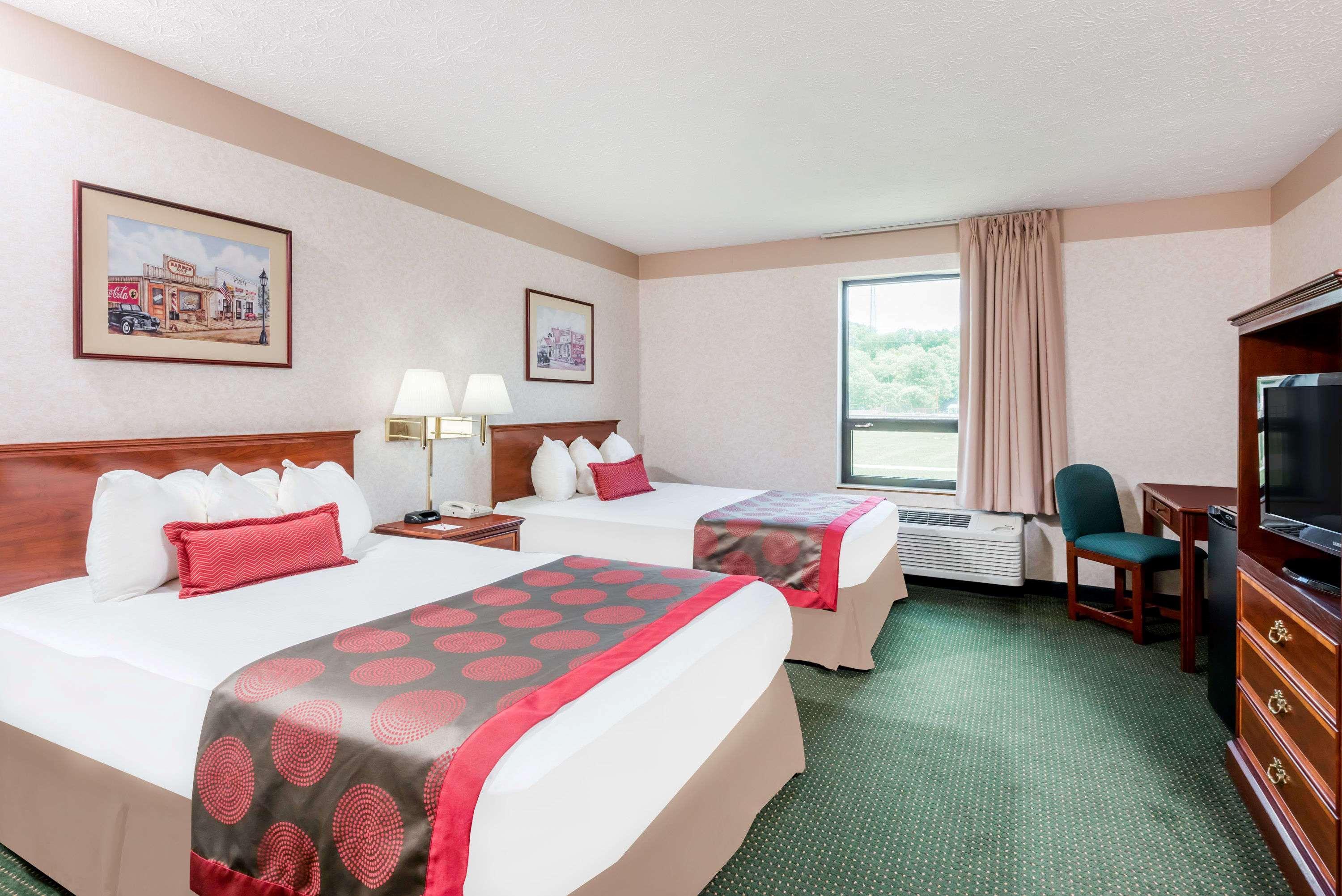 Ramada By Wyndham Strasburg Dover エクステリア 写真