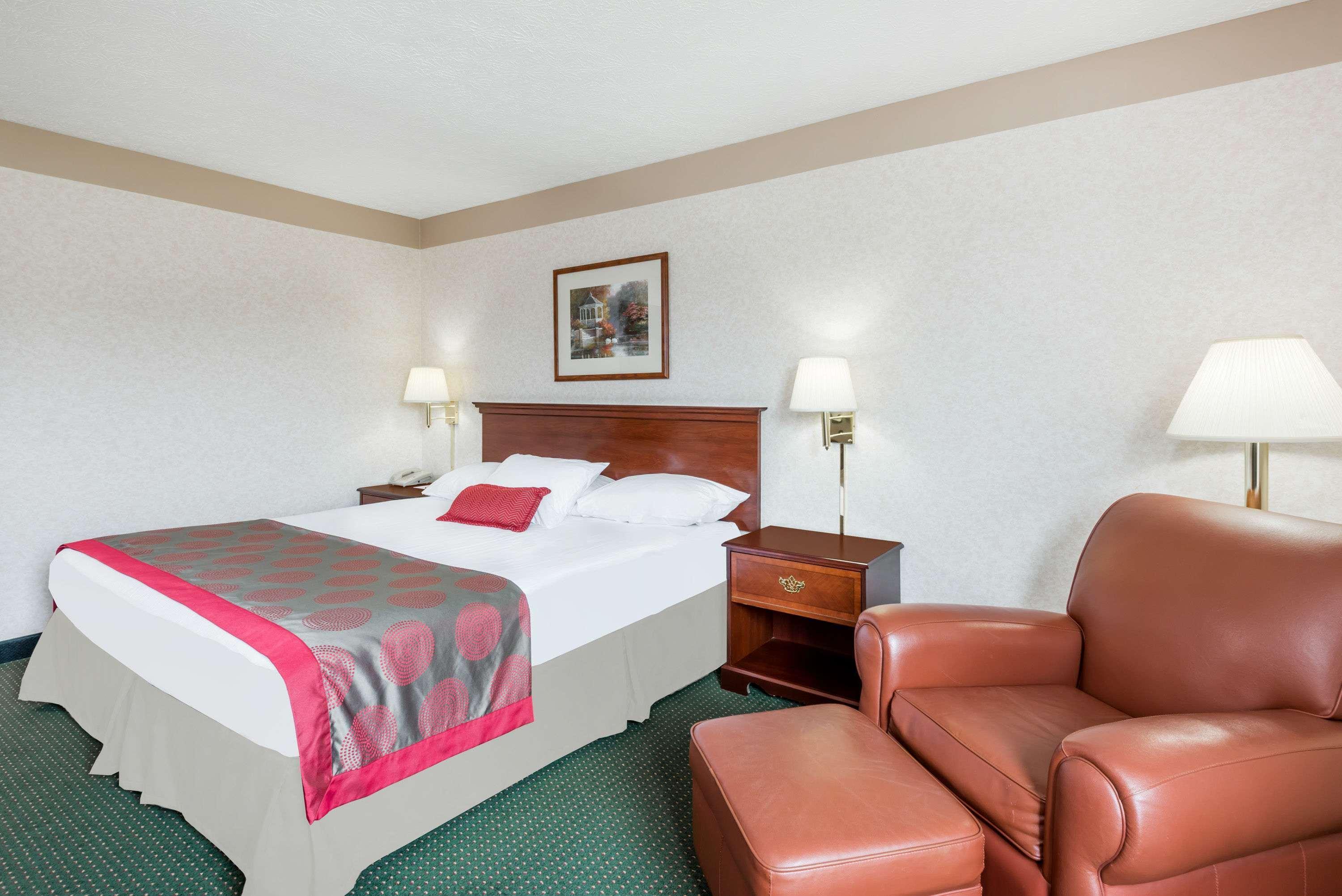 Ramada By Wyndham Strasburg Dover エクステリア 写真