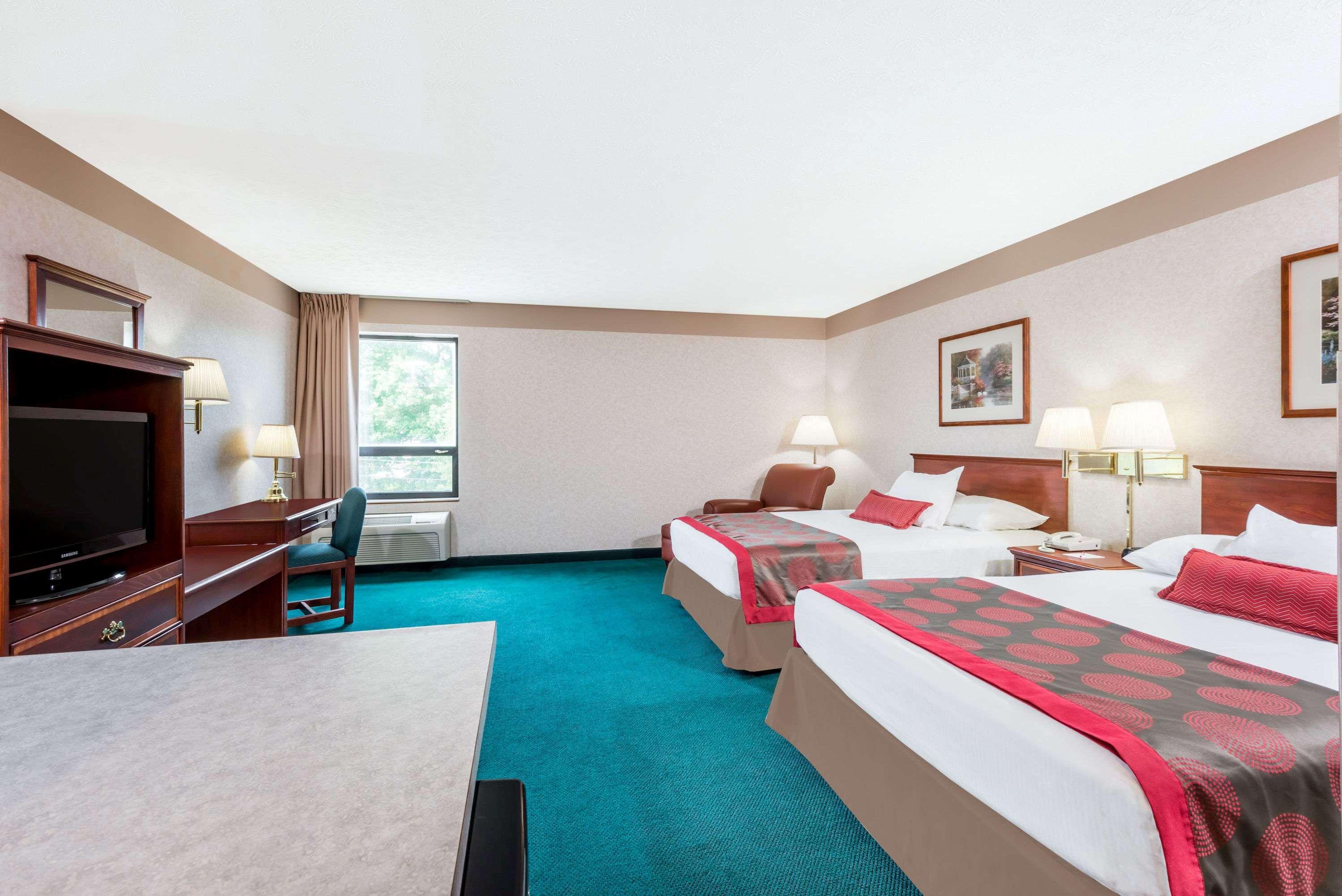Ramada By Wyndham Strasburg Dover エクステリア 写真