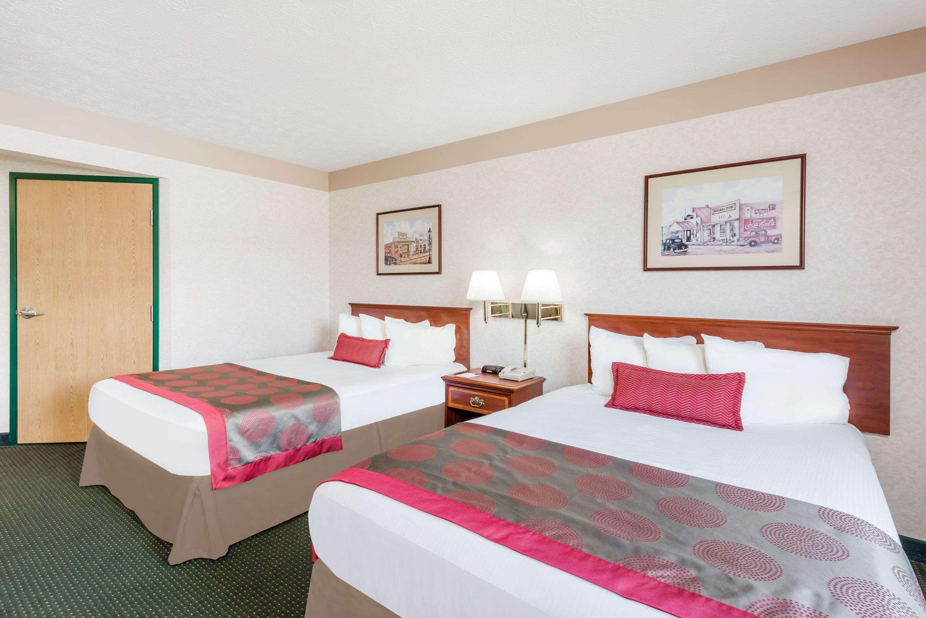 Ramada By Wyndham Strasburg Dover エクステリア 写真
