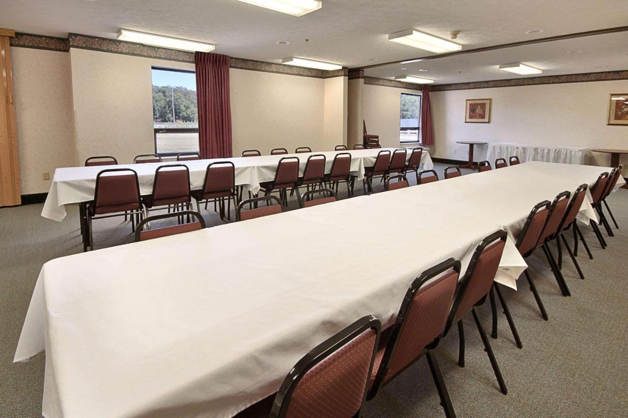 Ramada By Wyndham Strasburg Dover エクステリア 写真